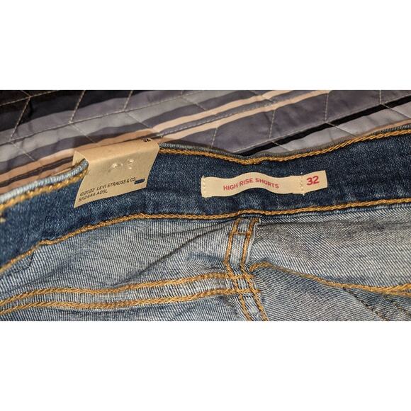 NEW Levi's Size 32 Chelsea Frayed-Hem High Rise SHORTY Denim Shorts - Picture 4 of 10